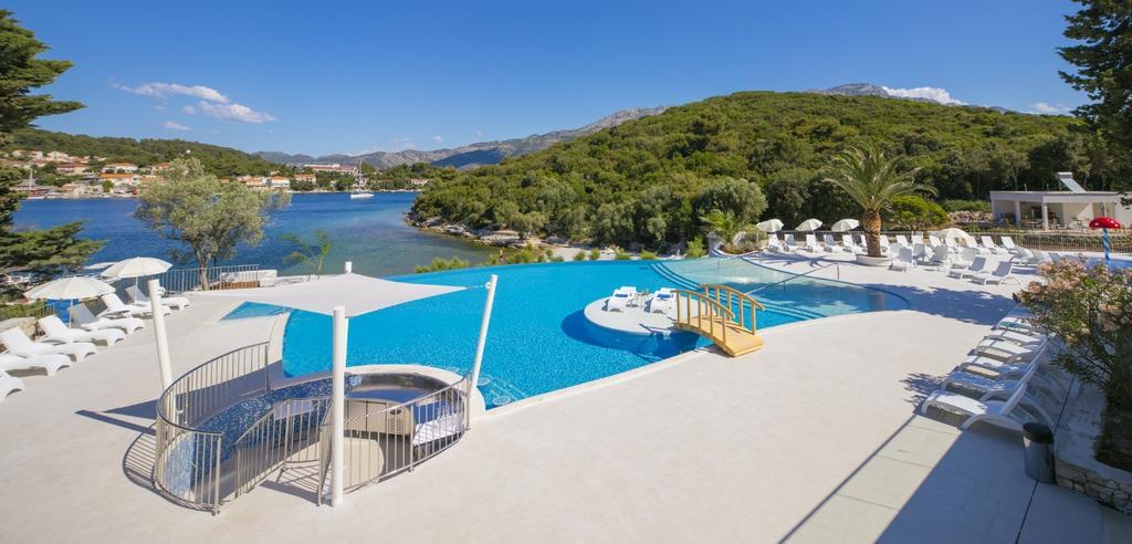 Port 9 Island Family Resort 科尔丘拉 外观 照片